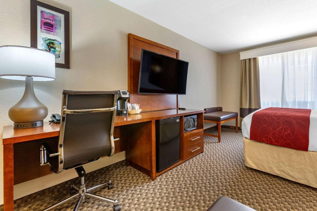 Comfort Suites Phoenix Airport Темпе Экстерьер фото