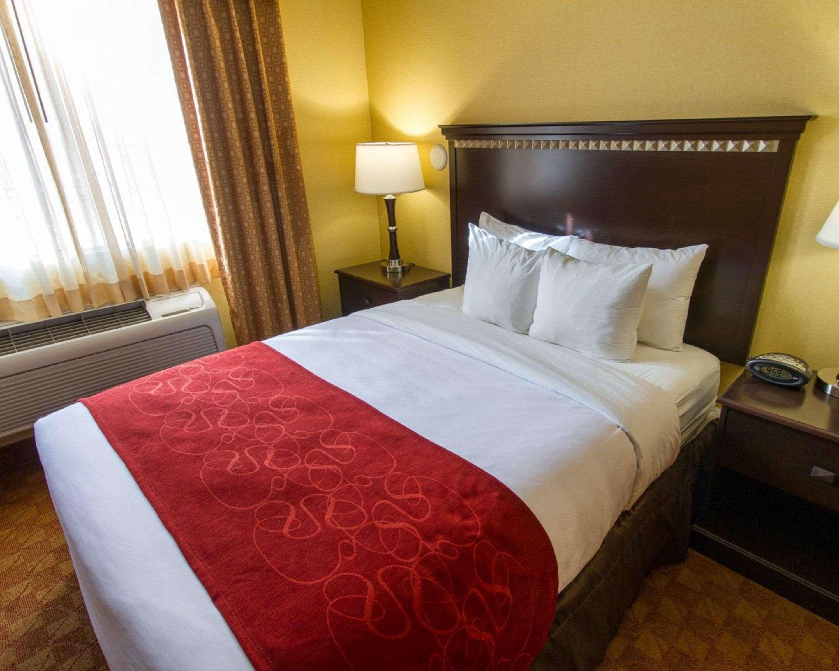 Comfort Suites Phoenix Airport Темпе Экстерьер фото