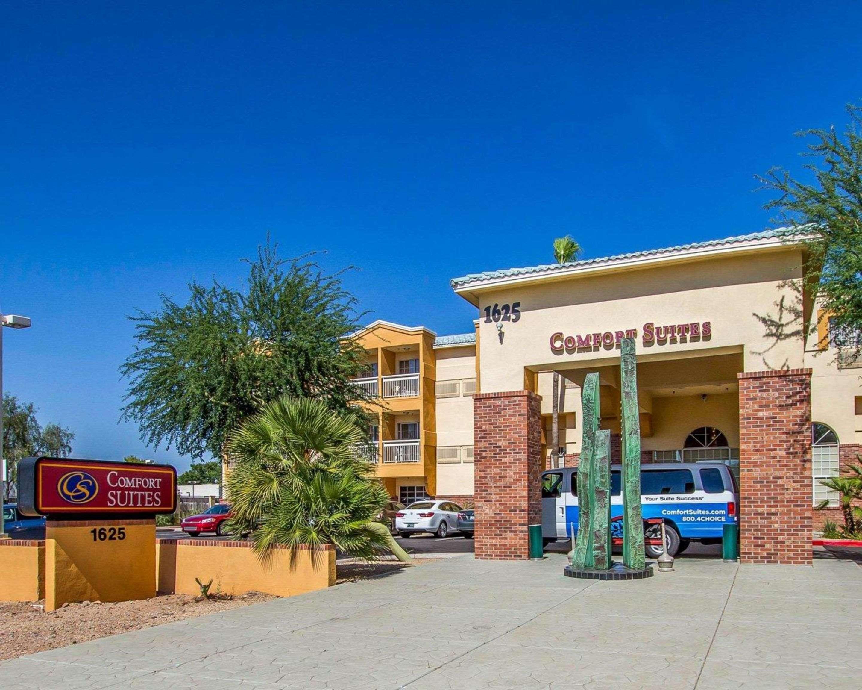 Comfort Suites Phoenix Airport Темпе Экстерьер фото