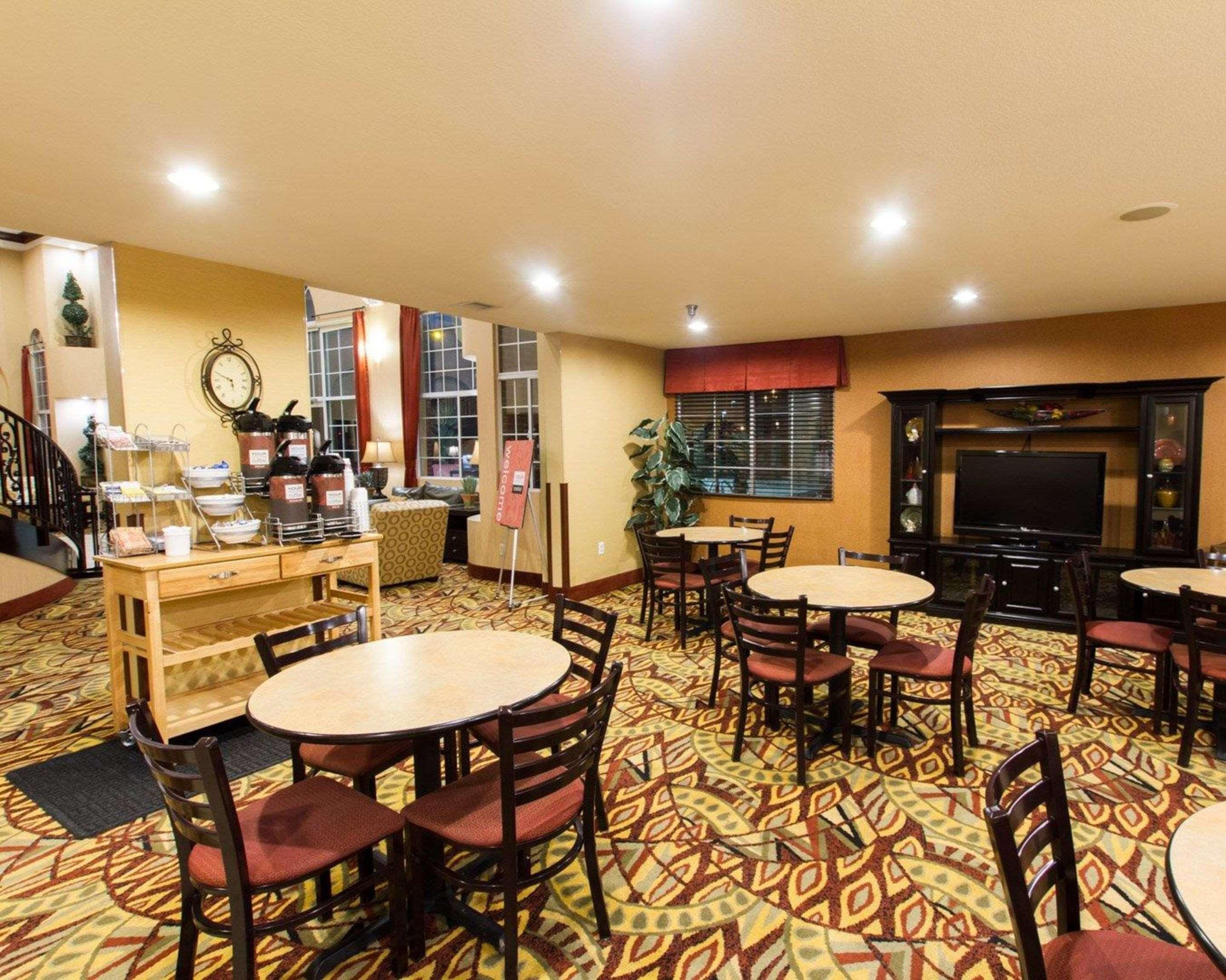 Comfort Suites Phoenix Airport Темпе Экстерьер фото