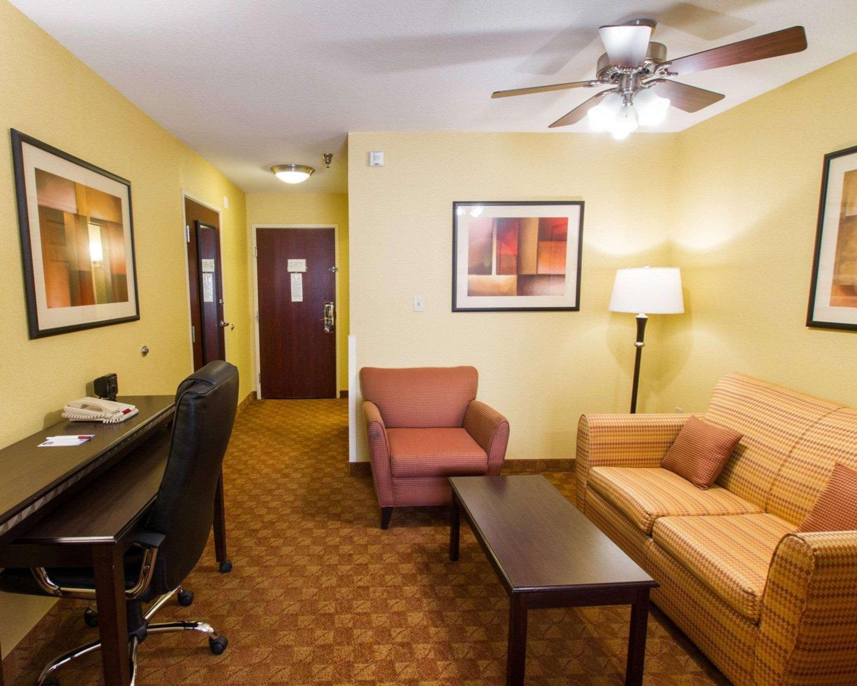 Comfort Suites Phoenix Airport Темпе Экстерьер фото