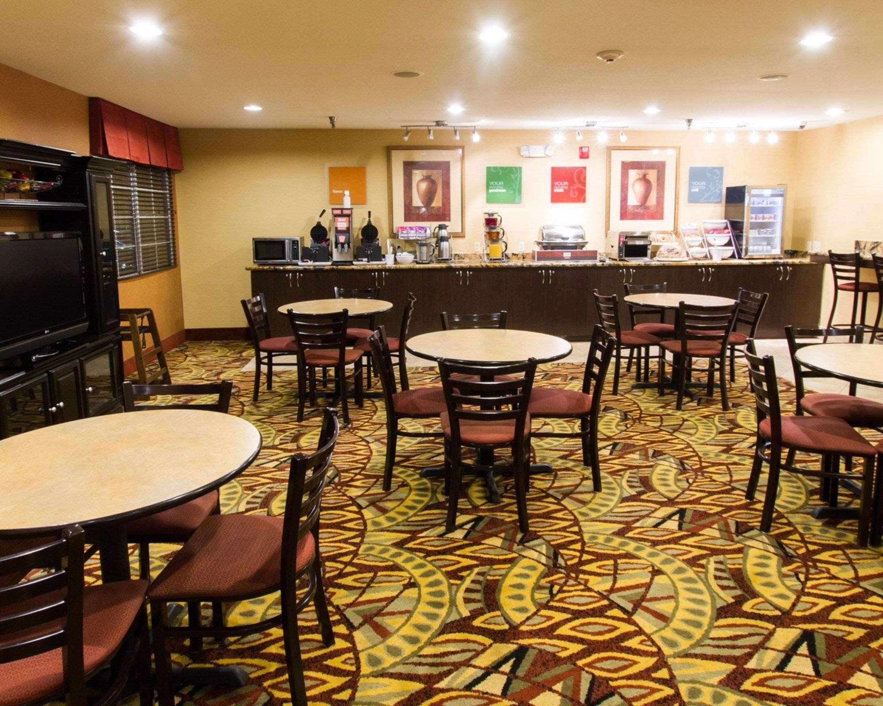 Comfort Suites Phoenix Airport Темпе Экстерьер фото